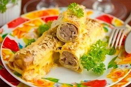 Яичные конвертики с мясной начинкой