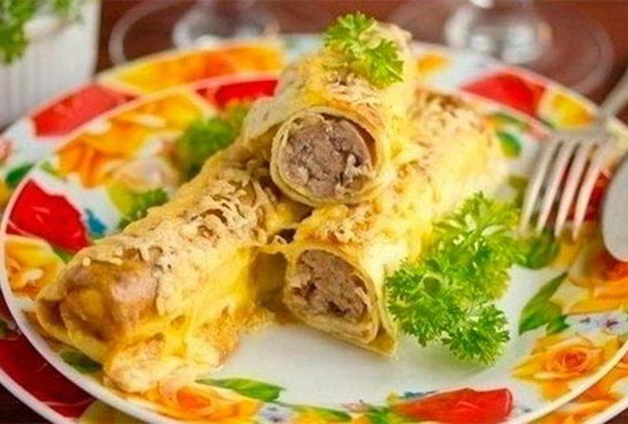 Яичные конвертики с мясной начинкой