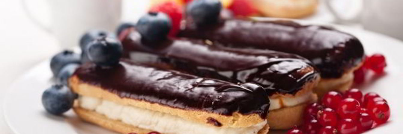 Домашние эклеры с кремом в шоколадной глазури