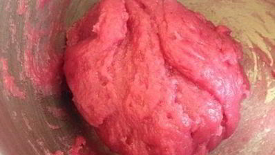 клубничные профитроли с творожно-базиликовым кремом