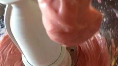 клубничные профитроли с творожно-базиликовым кремом