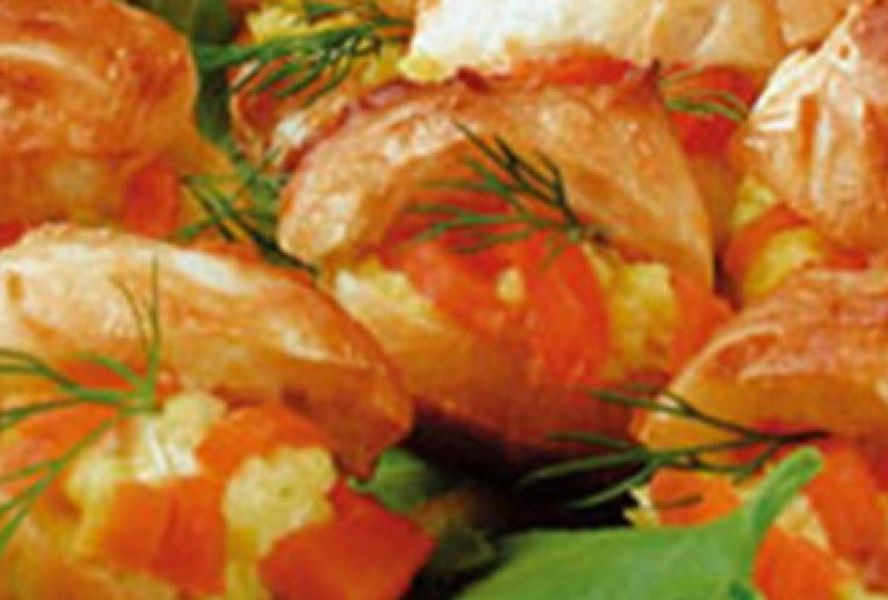 Профитроли с копченым лососем