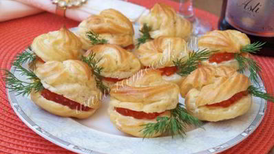 профитроли с красной икрой