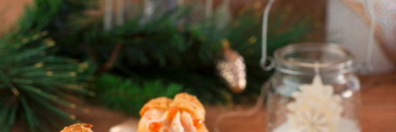 Профитроли с пармезаном и муссом из форели