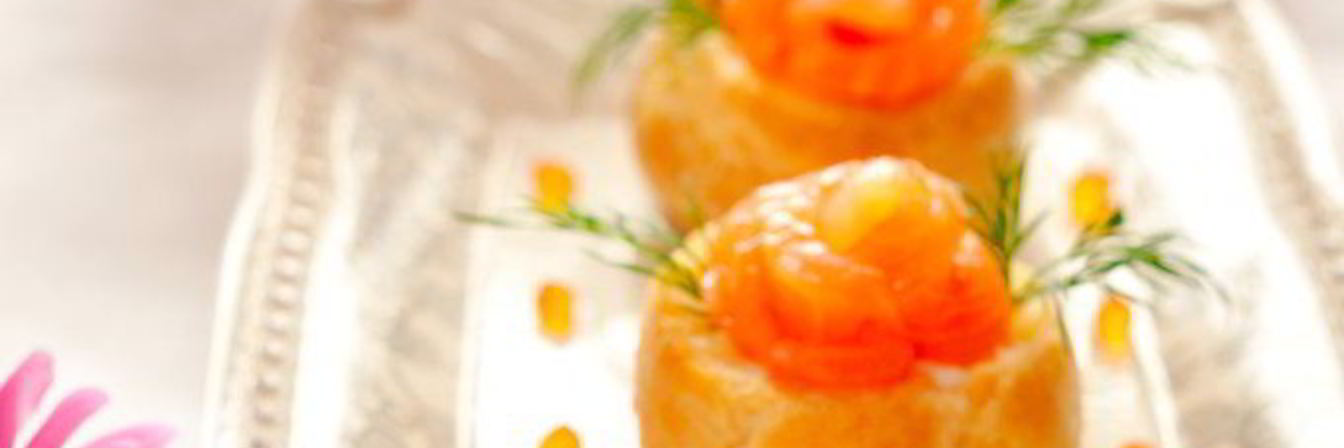 Профитроли с семгой и сливочным сыром