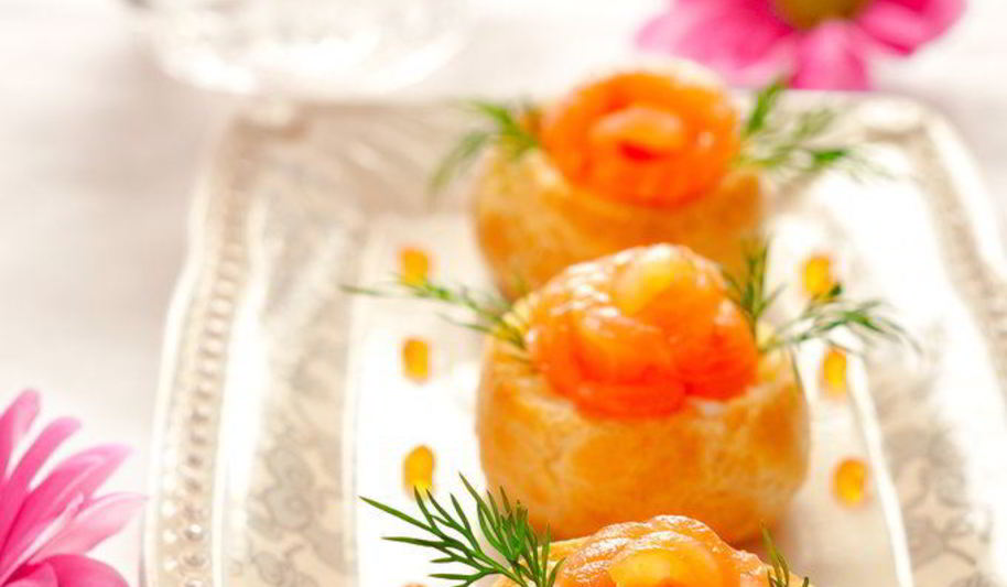 Рецепт профитролей с семгой и сливочным сыром