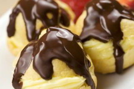 Профитроли с ванильным кремом