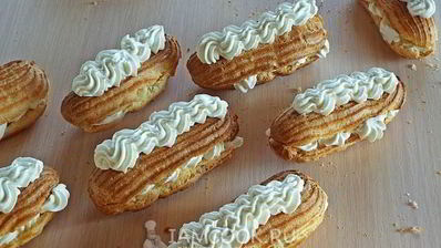 эклеры со сливками