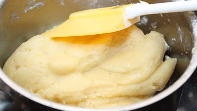 эклеры со сливочным кремом