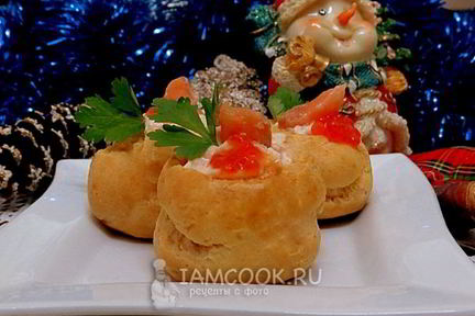 Закусочные профитроли с лососем