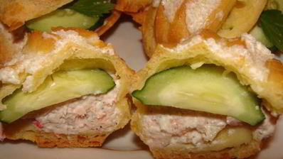 закусочные эклеры с креветочным кремом