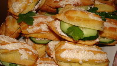 закусочные эклеры с креветочным кремом