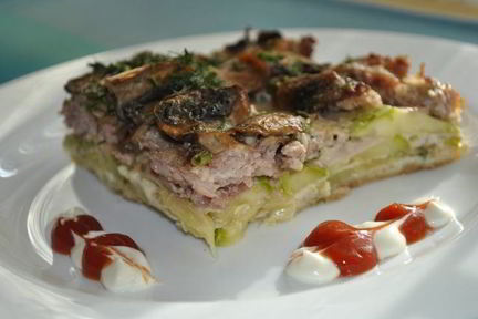 Кабачковая запеканка с мясом и грибами