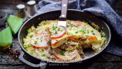 картофельная запеканка с фаршем на сковороде