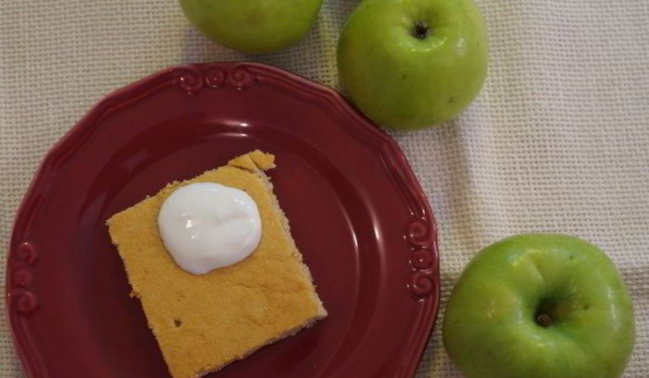 Рецепт нежной творожной запеканки с фруктами