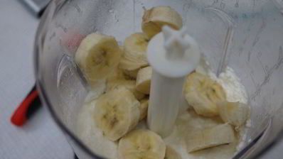 нежная творожная запеканка с фруктами