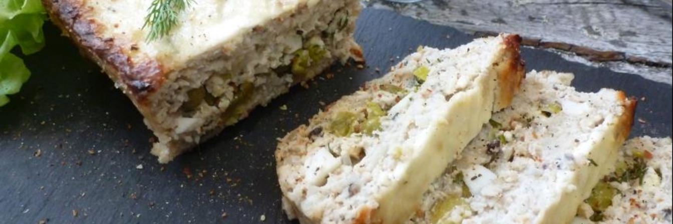 Рыбная запеканка с яйцами и зеленым горошком