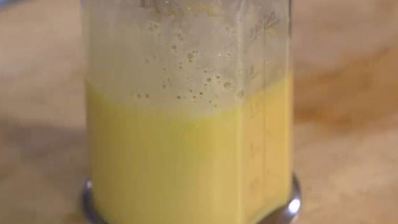 сливочная запеканка с яблоком и ежевикой