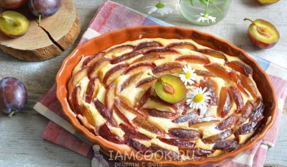 Рецепт творожной запеканки со сливами