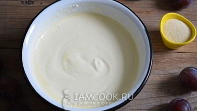 творожная запеканка со сливами