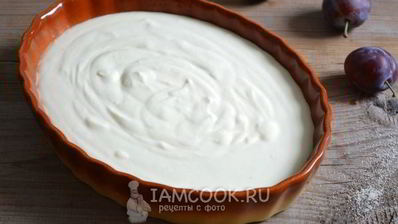 творожная запеканка со сливами