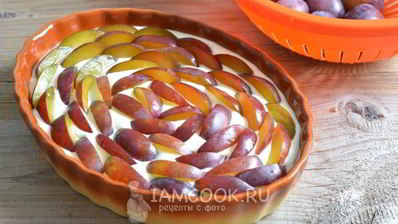 творожная запеканка со сливами