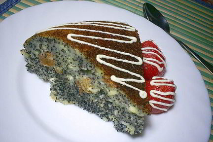 Творожно-манная запеканка с маком и изюмом