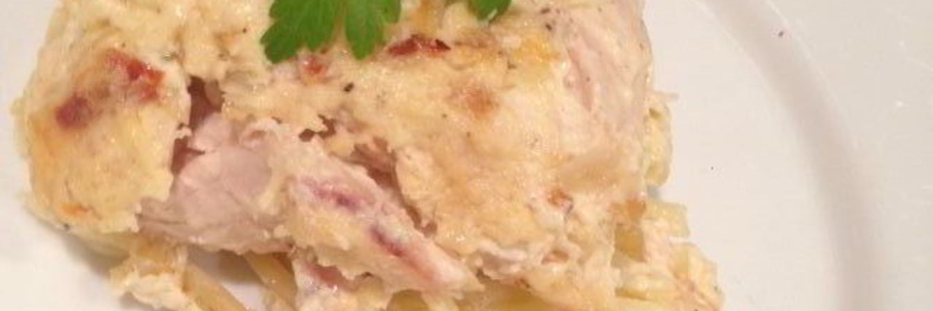 Запеканка из курицы и макарон в сметанном соусе