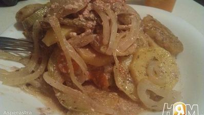 запеканка с мясом под овощами в сливках