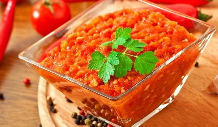 Рецепт аджики из помидоров без чеснока
