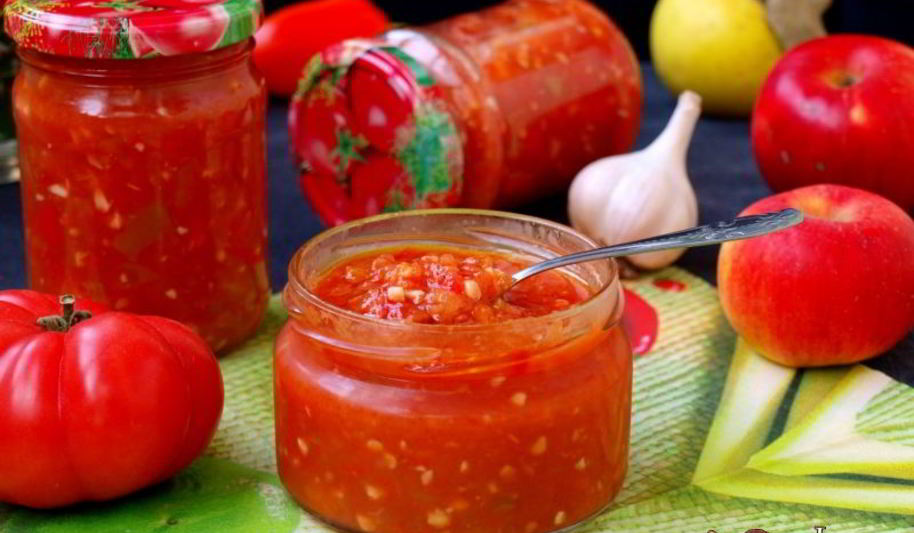 Рецепт аджики из помидоров и яблок