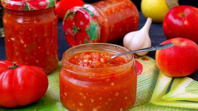 аджика из помидоров и яблок
