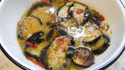 баклажаны с острым перцем и аджикой по-грузински