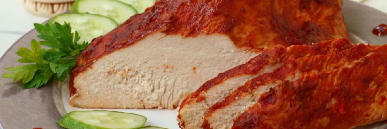 Филе индейки запеченное в томатно-соевом соусе с аджикой