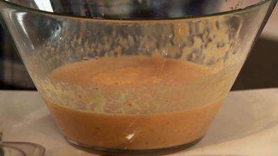 хрустящий свиной бок с желтой аджикой