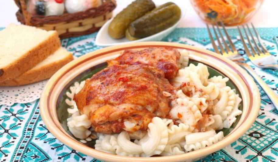 Рецепт куриных бедрышек запеченных с аджикой