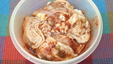 куриные бедрышки запеченные с аджикой