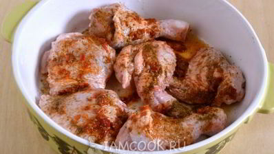 курица, запеченная с аджикой