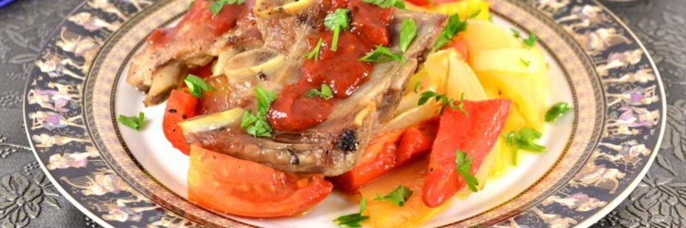 Обжаренные свиные ребрышки с аджикой и овощами Al Dente