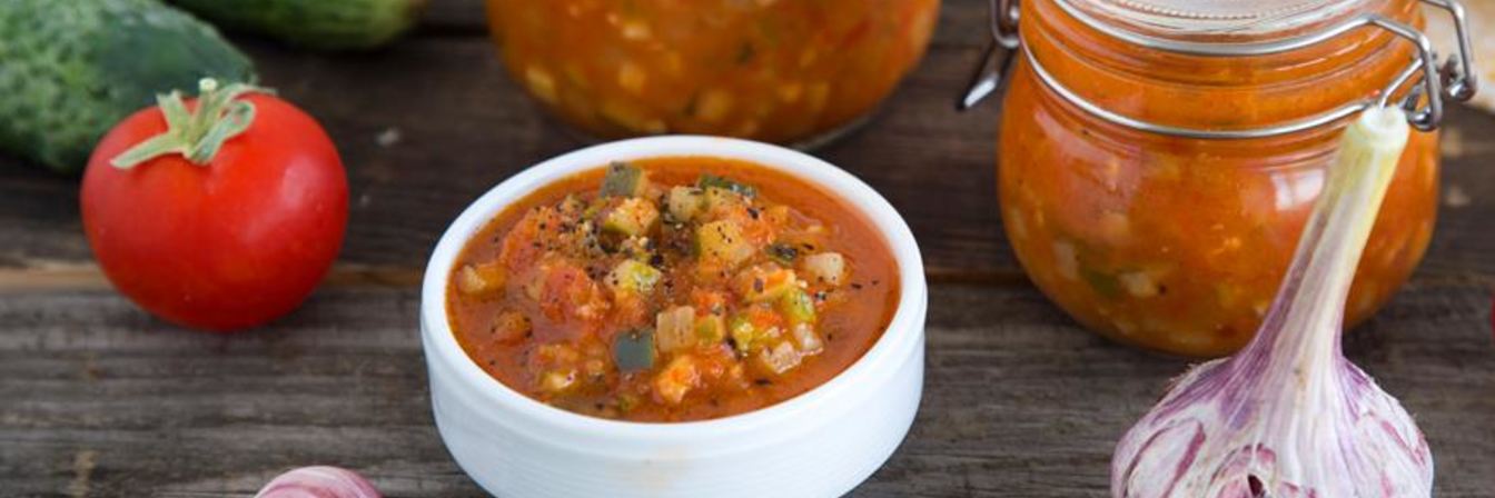 Огуречно-томатная приправа в стиле аджики