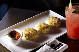 Соленые сырники с аджикой