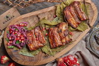 Свиные ребра в аджике