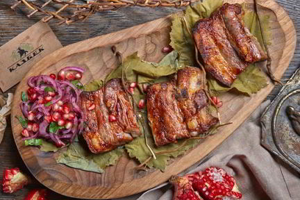 Свиные ребра в аджике