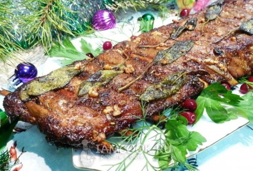 Свиные ребрышки с сухой аджикой и шалфеем