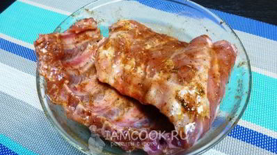 свиные ребрышки с сухой аджикой и шалфеем