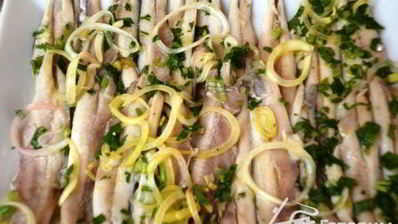 анчоусы маринованные