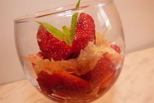 Клубника с имбирным джемом