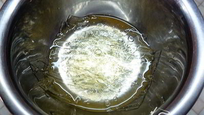 шарлотт с ягодами и клубничным джемом