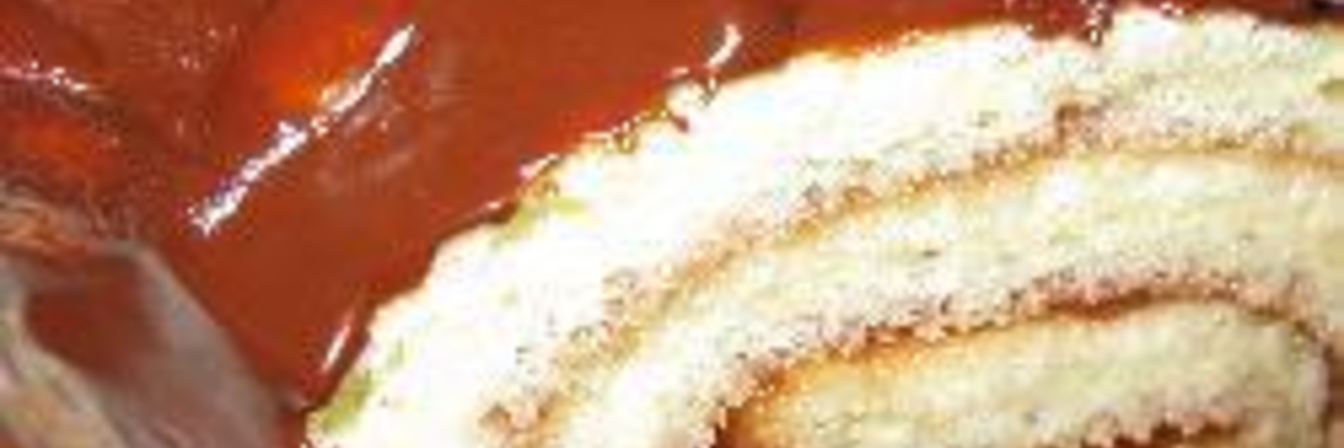 Шоколадный рулет полено с джемом