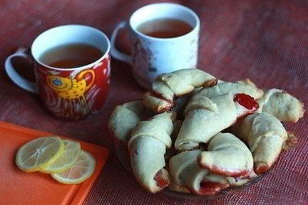 Сладкие рулетики с джемом